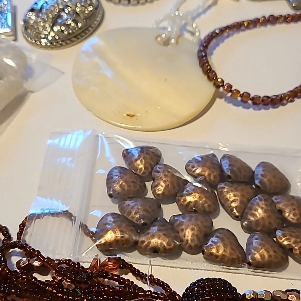 Jewlery and Craft Beads Bundle, Beads, and Necklaces - Picture 16 of 16